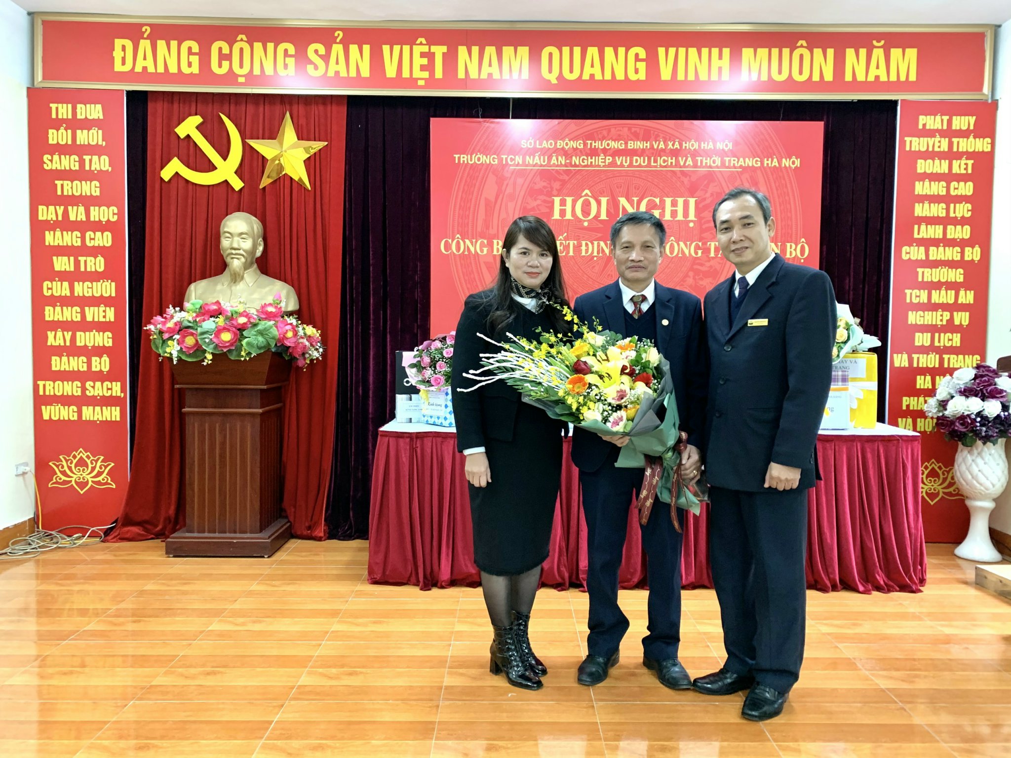 HỘI NGHỊ CÔNG BỐ QUYẾT ĐỊNH CÔNG TÁC CÁN BỘ -12.2021