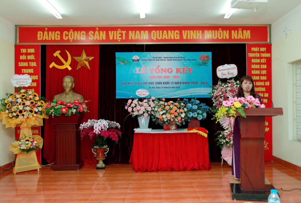 Lễ tổng kết năm học 2022-2023 và Lễ trưởng thành cho học sinh khối 12 niên khoá 2020-2023.