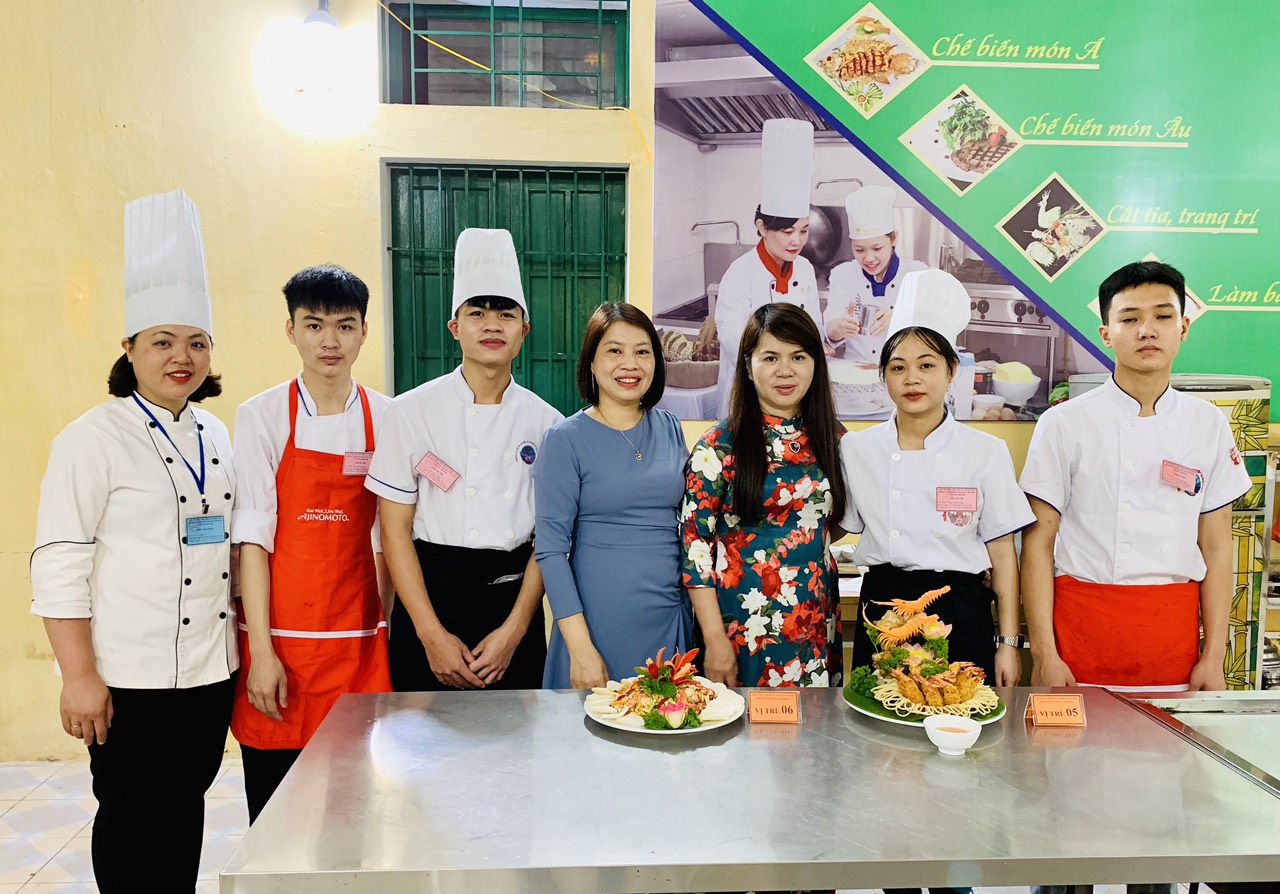 HỘI THI HỌC SINH GIỎI TẠI TRUNG TÂM GDNN- GDTX ĐAN PHƯỢNG LẦN 1 - 3.2021