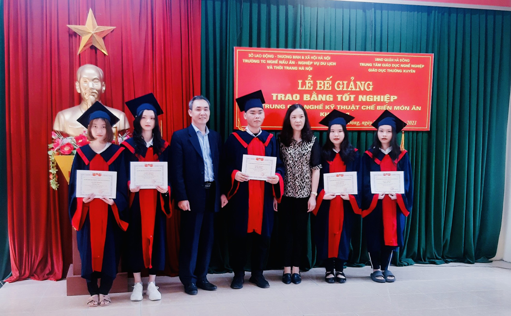 LỚP NẤU ĂN 1, 2 HÀ ĐÔNG KHOÁ 12