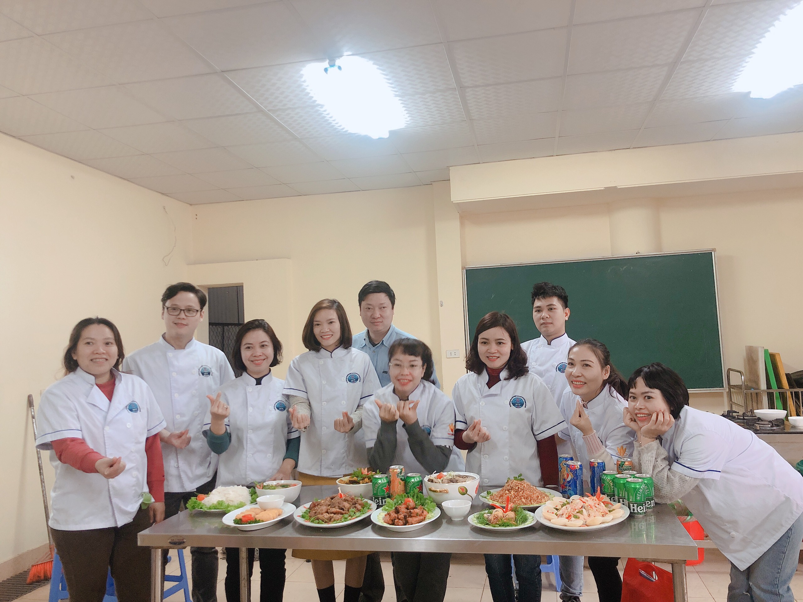 LỚP NH.NA2-K14 - BHTN