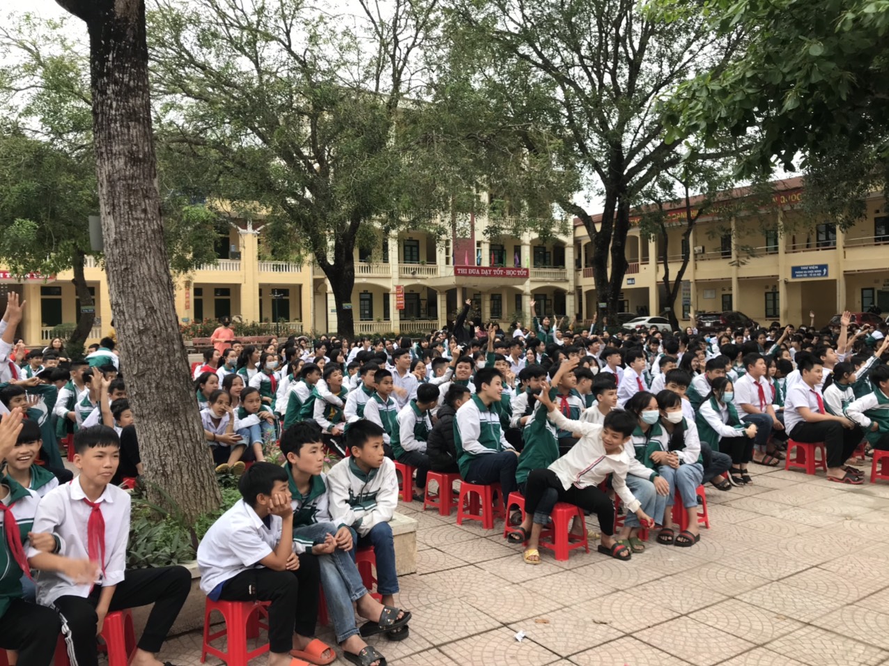 " HOẠT ĐỘNG TRẢI NGHIỆM - TƯ VẤN NGHỀ " TẠI TRƯỜNG THCS SƠN ĐÔNG 4.2021