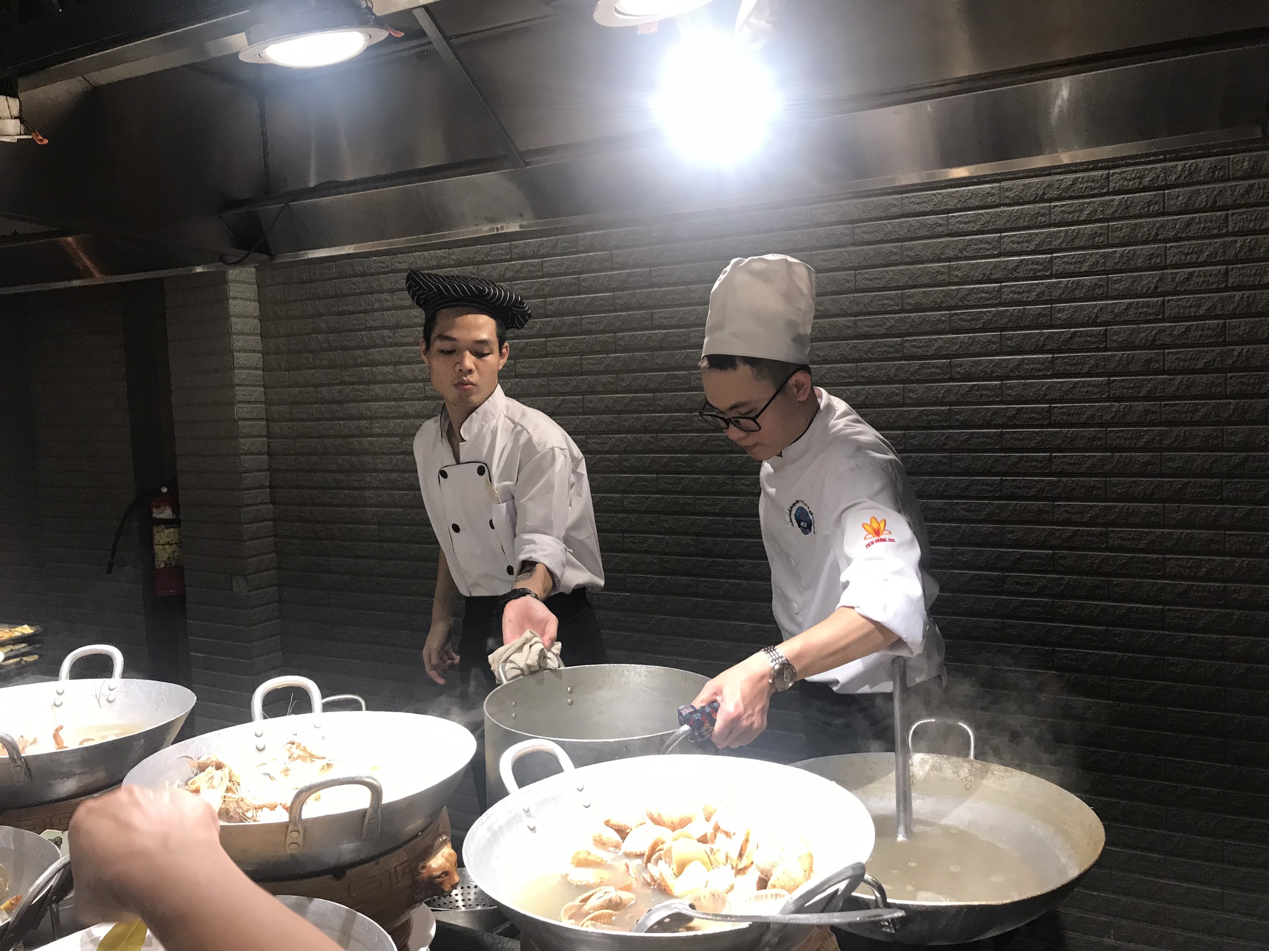 HỌC SINH LỚP NA6K12 - THỰC TẬP TẠI SEN TÂY HỒ